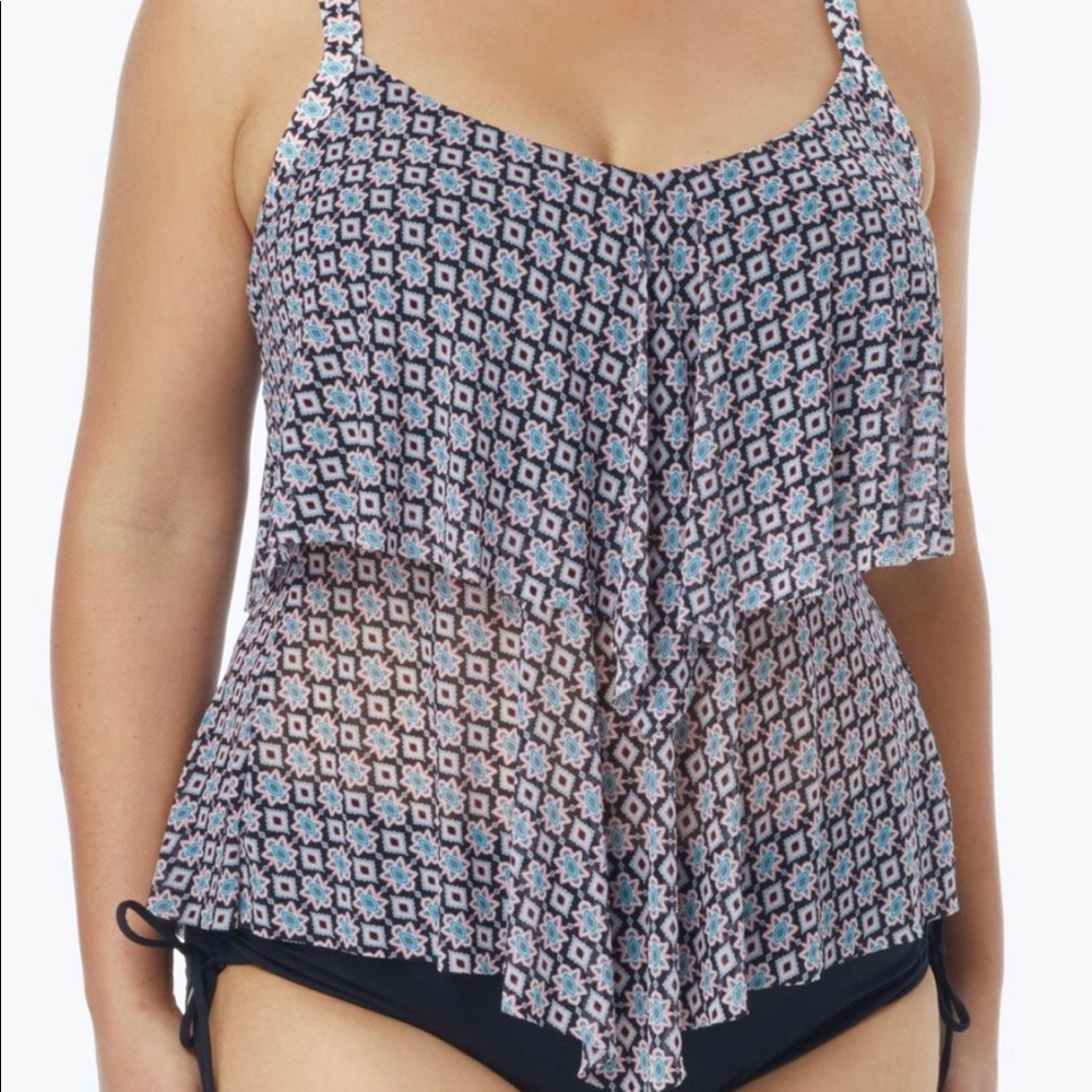 Beach House size 20 Tankini top